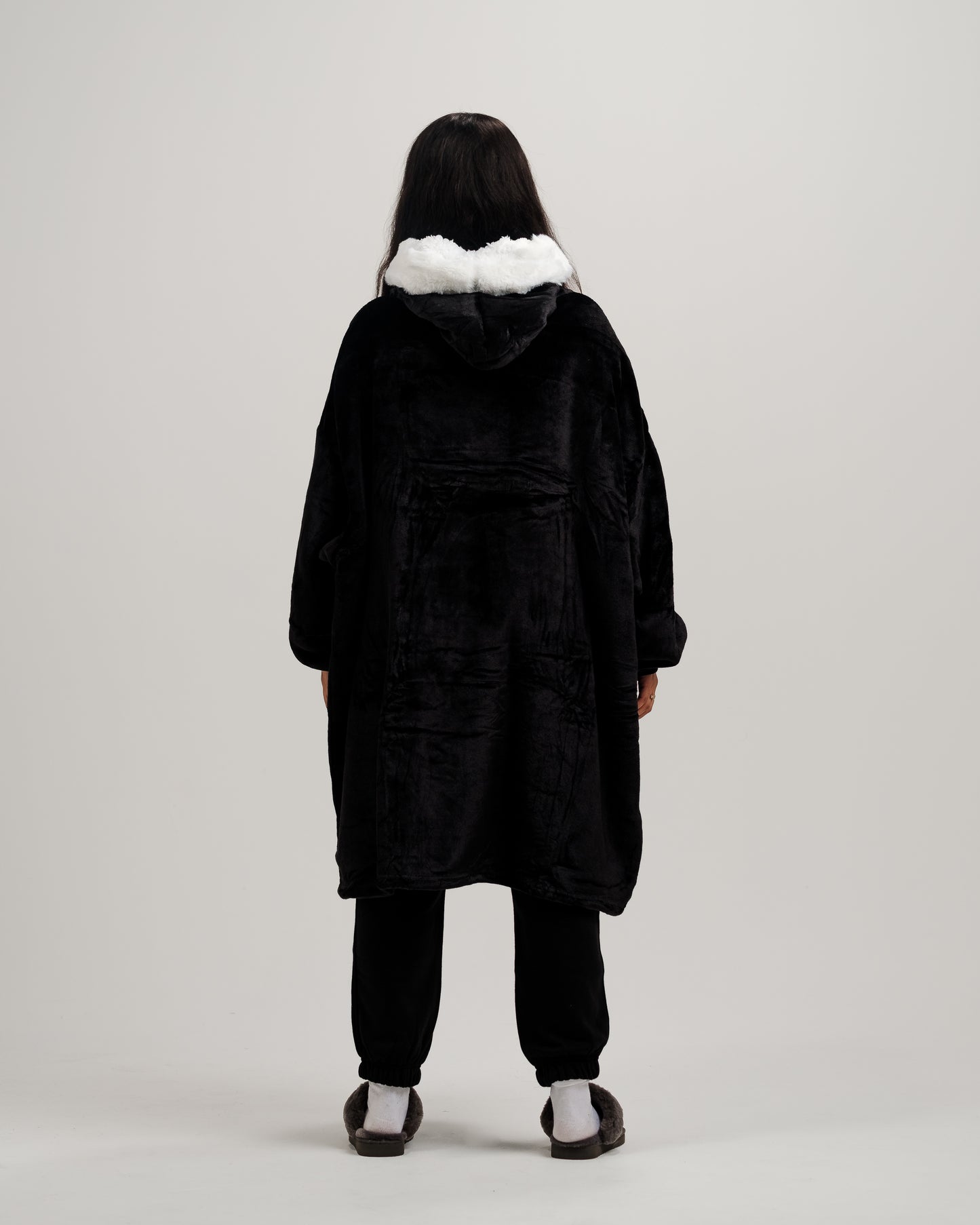 ONY Furlined Hoodie Blanket - Black - It's Ony