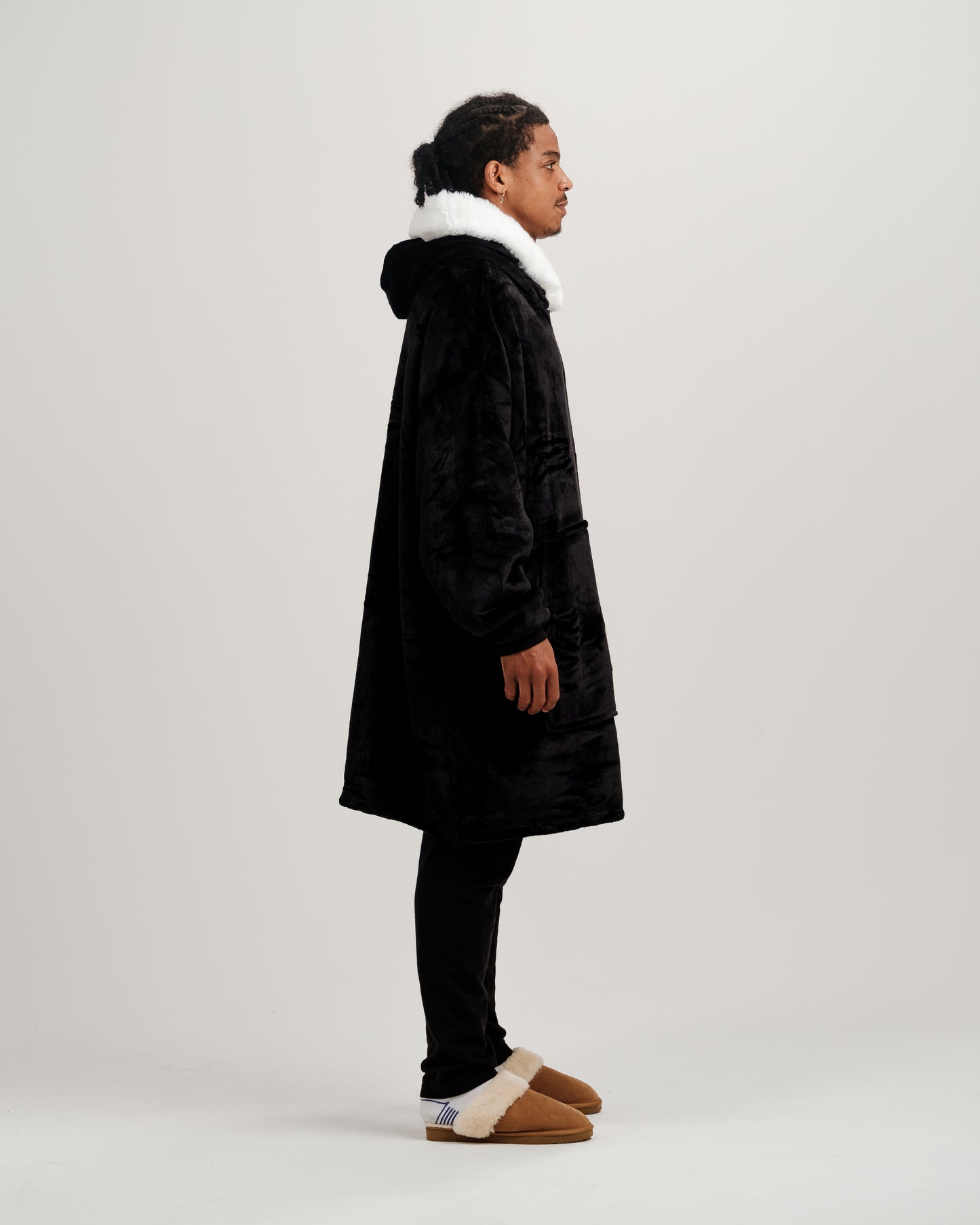 ONY Furlined Hoodie Blanket - Black - It's Ony