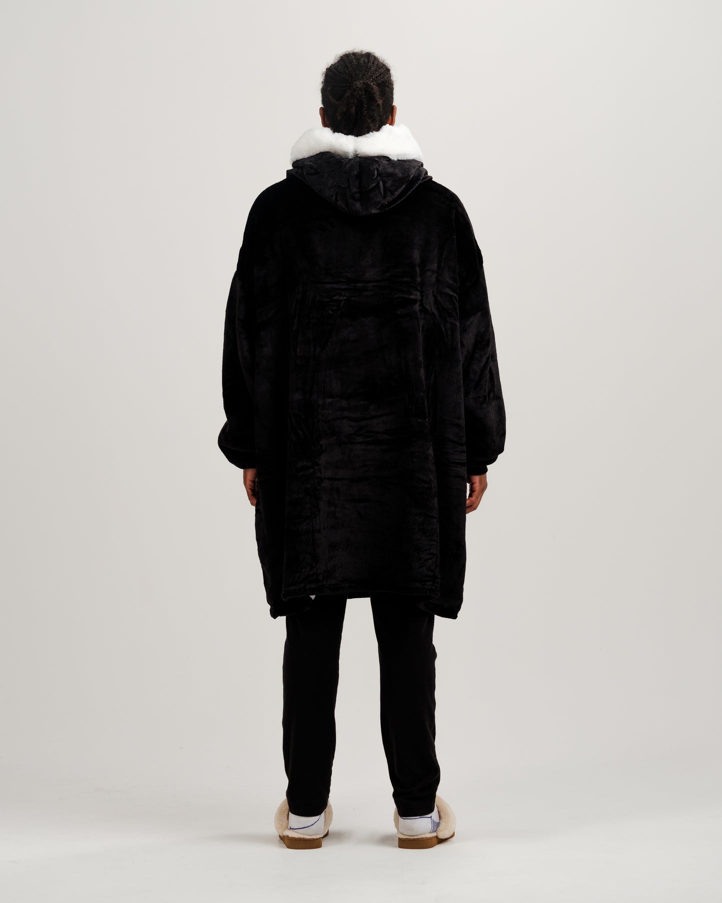 ONY Furlined Hoodie Blanket - Black - It's Ony