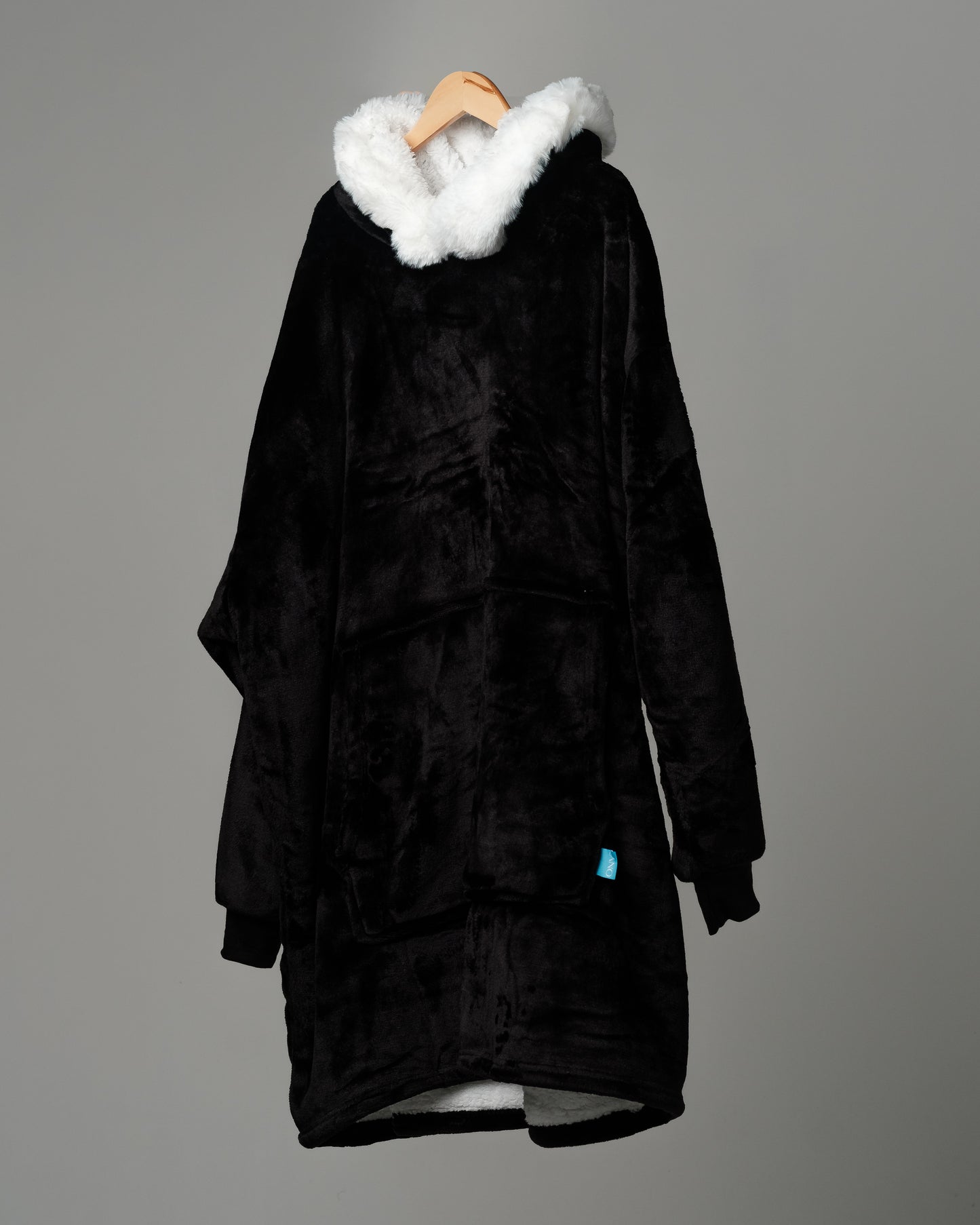 ONY Furlined Hoodie Blanket - Black - It's Ony