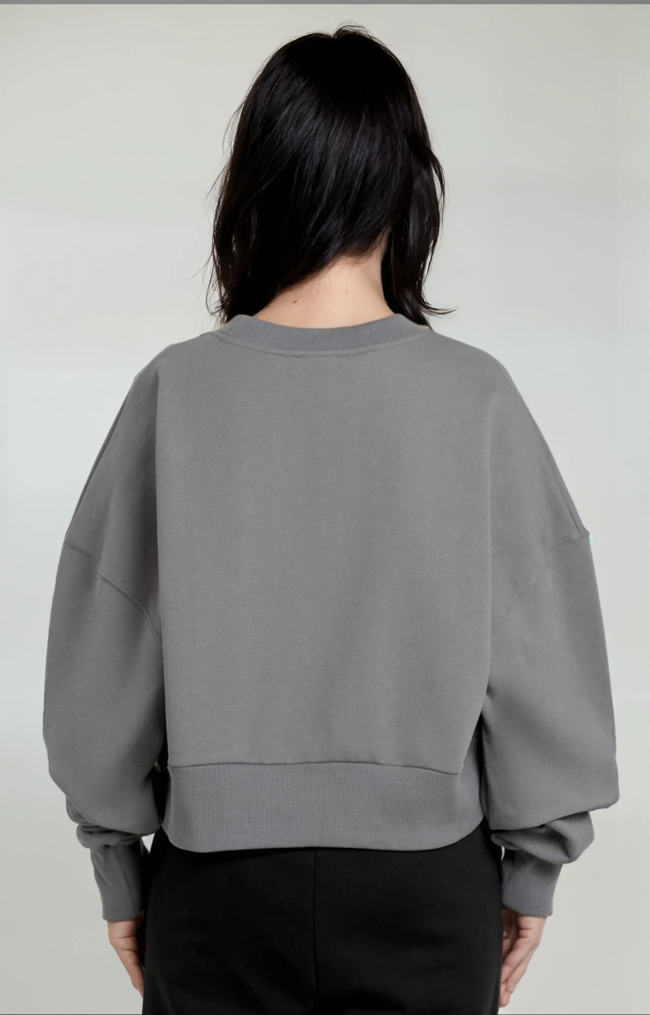 GREY WOMEN'S CROPPED SWEATER