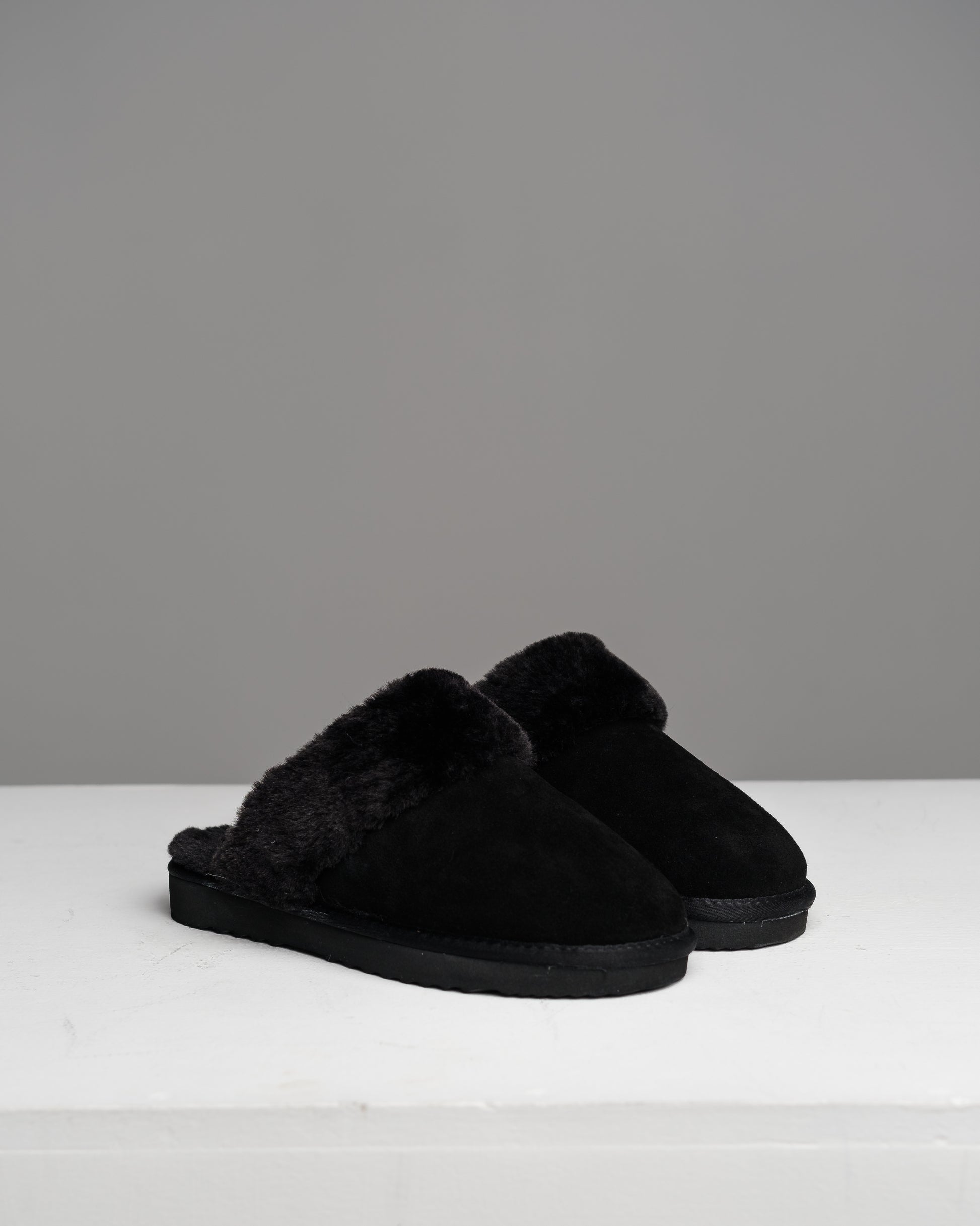ONY Wool Slippers - Black - It's Ony