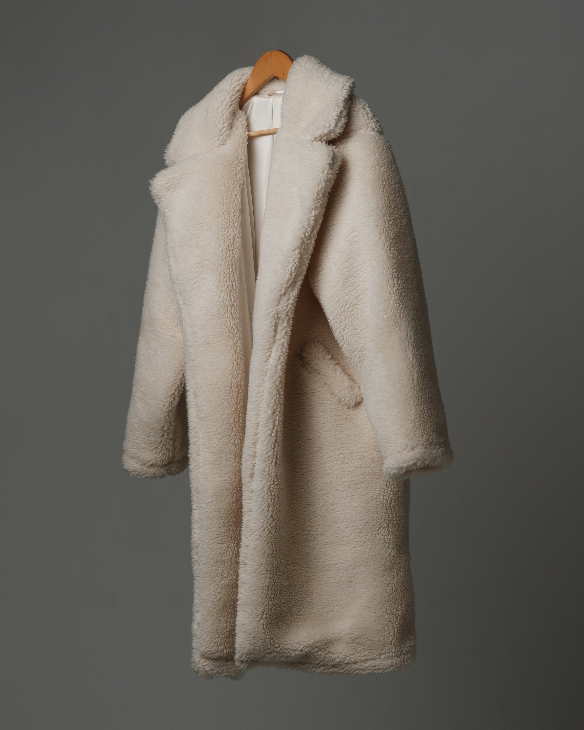 ONY Oversized Sherpa Trench Coat - Off White - It's Ony