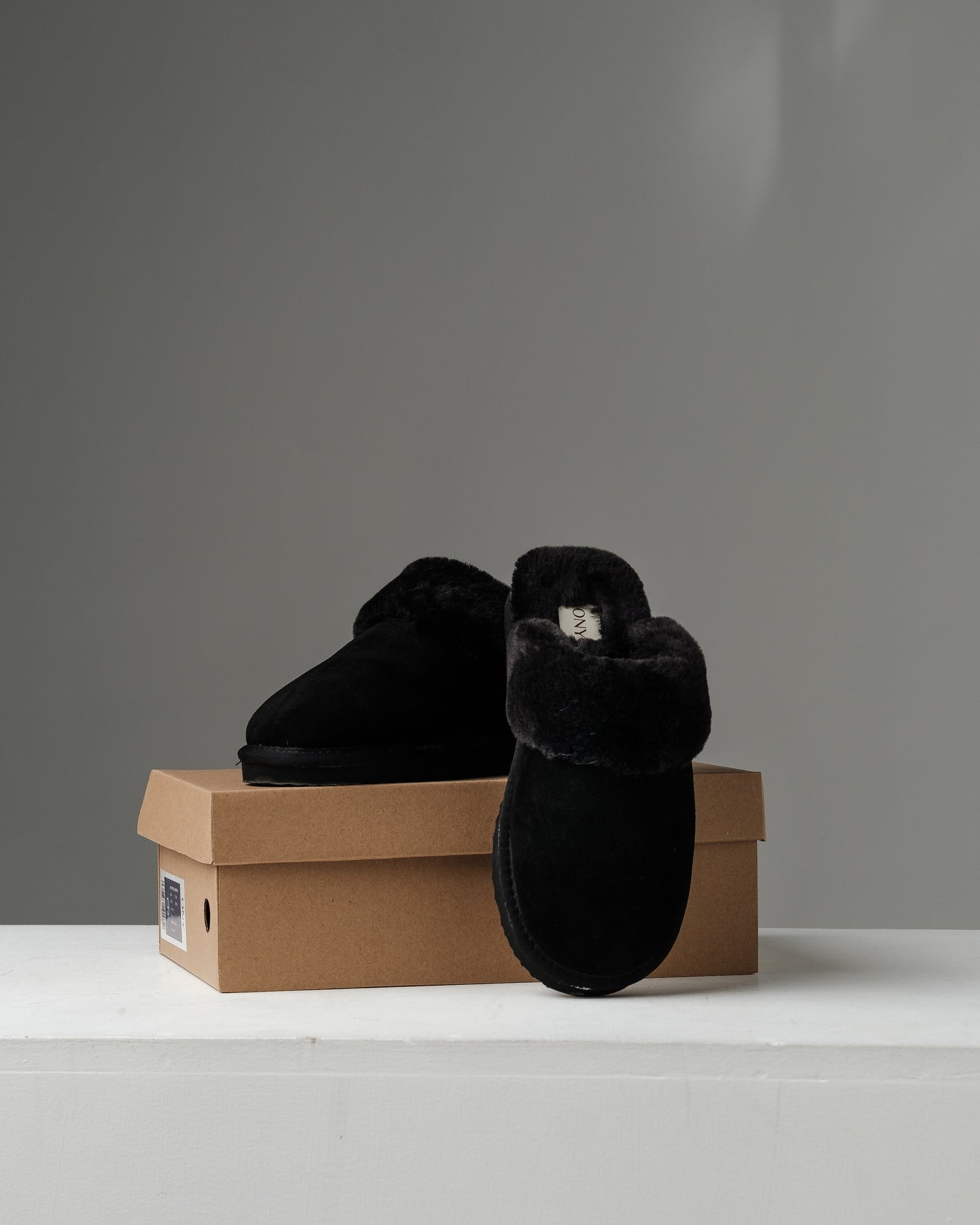 ONY Wool Slippers - Black - It's Ony